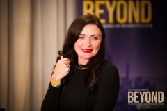 01-9-23-25-Joanna-Czech-_X0A1398