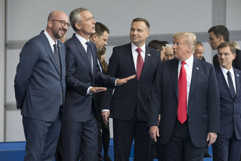 Donald Trump ostro krytykuje Niemcy, staje po stronie Polski