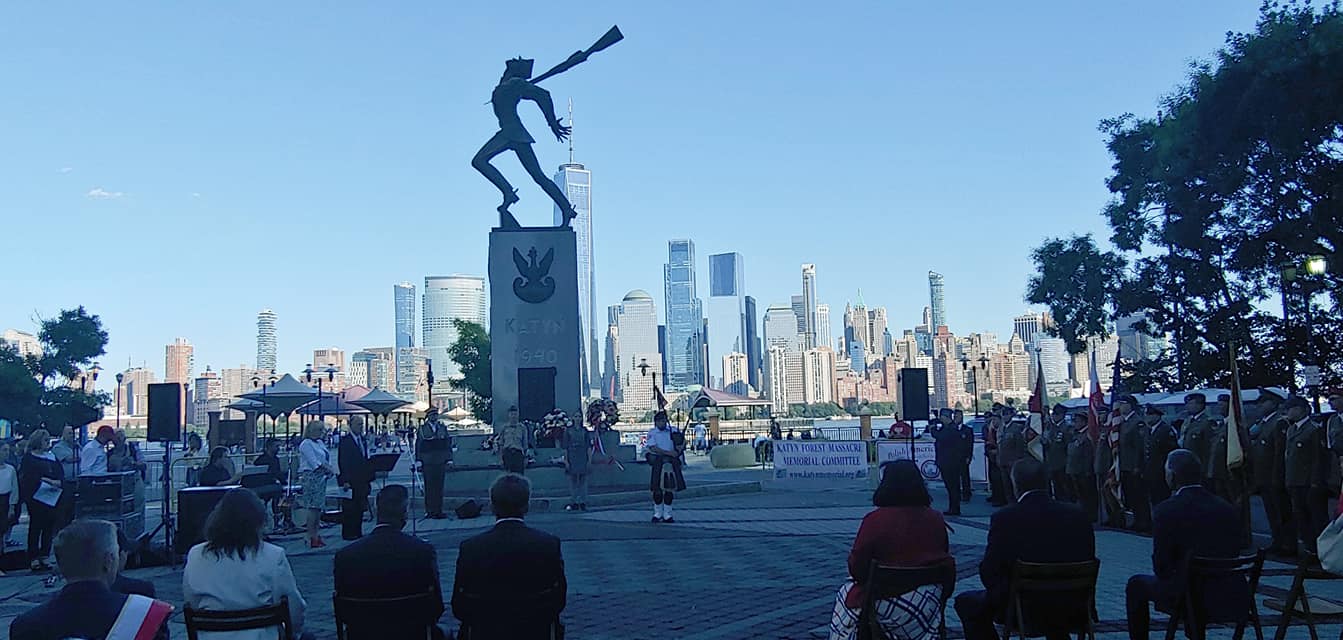Jersey City: uroczystość przed Pomnikiem Katyńskim