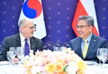 Minister Zbigniew Rau po wizycie w Korei Południowej