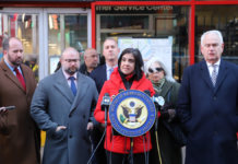 Politycy w NYC, o zmianie prawa regulującego współpracę z ICE