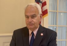 Radny NYC Robert Holden apeluje o rejestrację do głosowania!