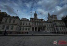 Pytanie do burmistrza NYC – Ratusz miasta zostanie podświetlony na biało-czerwono?