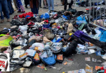 Przed wejściem do Capital One Arena na Paradę Prezydentów