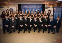 Studniówka 2026 – zdjęcia klasowe